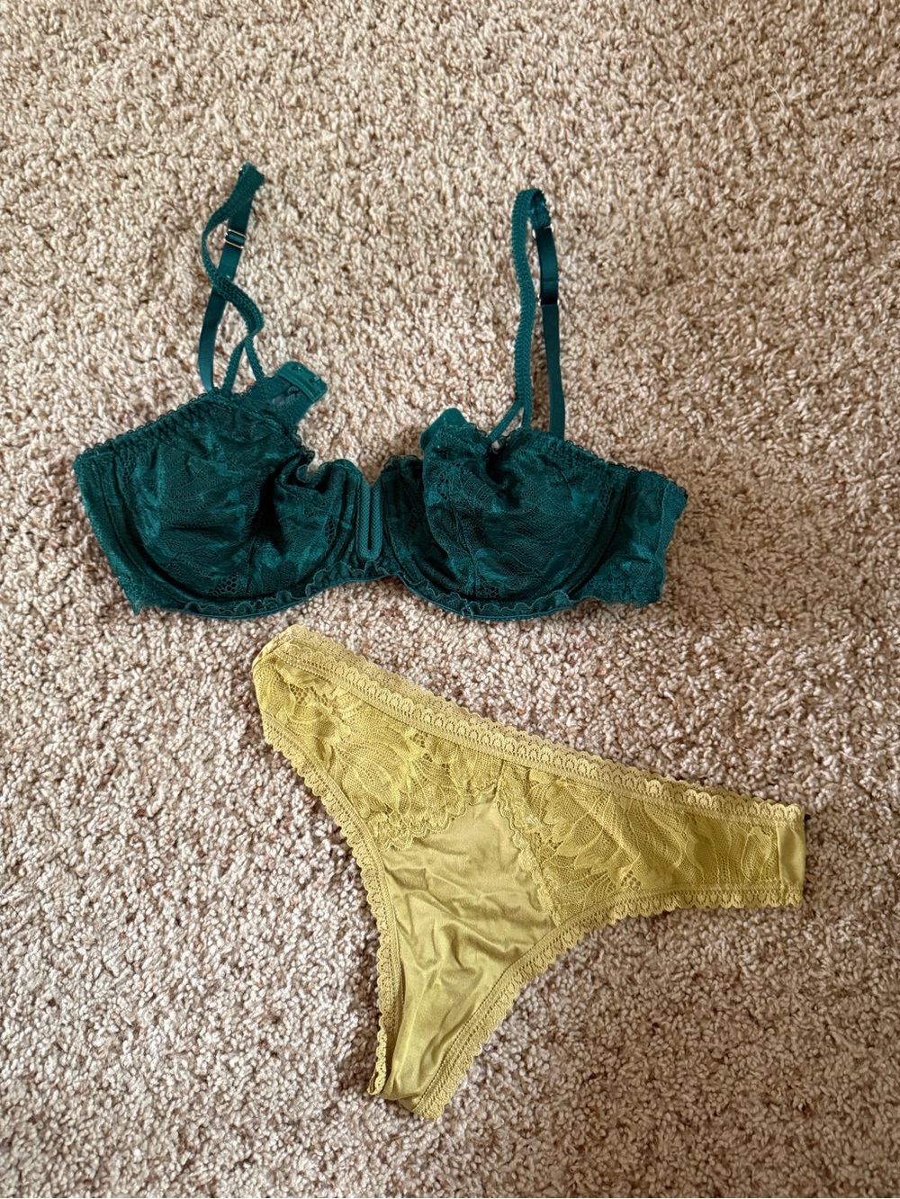 Auden Lace Underwire Bra and Lace Set - Emerald